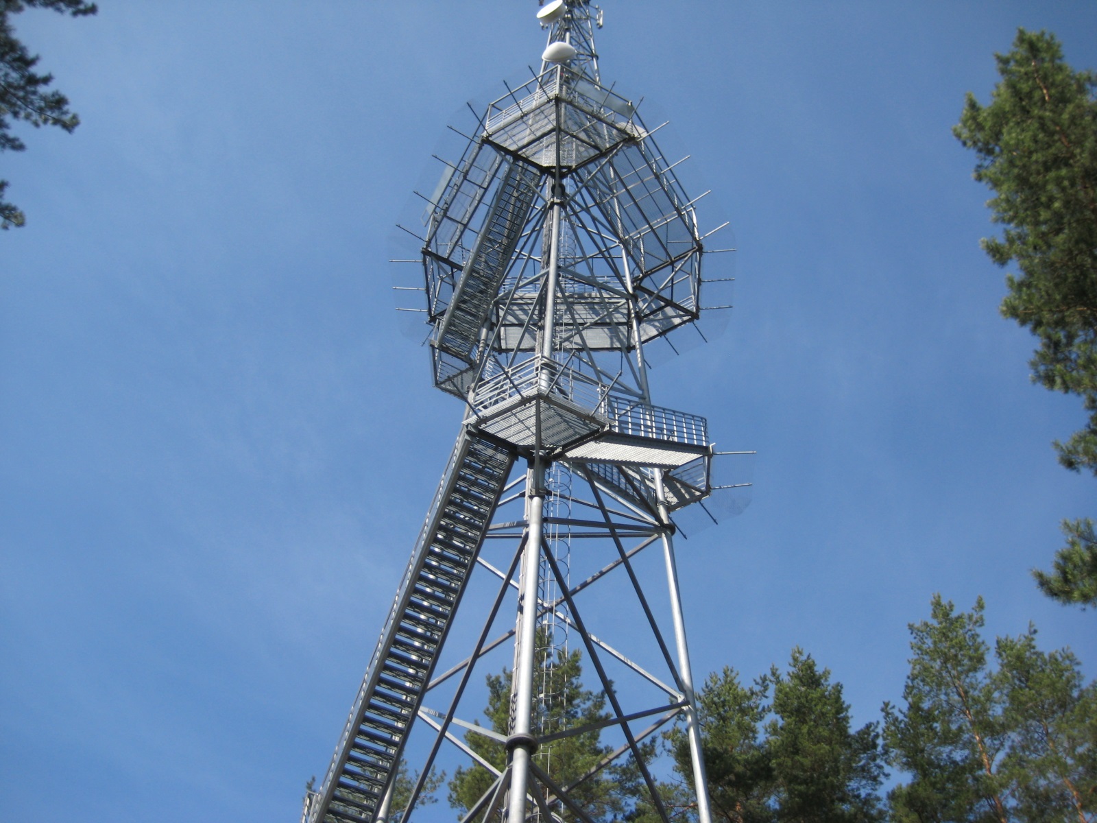 Šiliniškių (Ginučių) apžvalgos bokštas :: Apžvalgos bokštai Aukštaitijoje | 2013 | Nuotraukos autorius: vietoves.lt