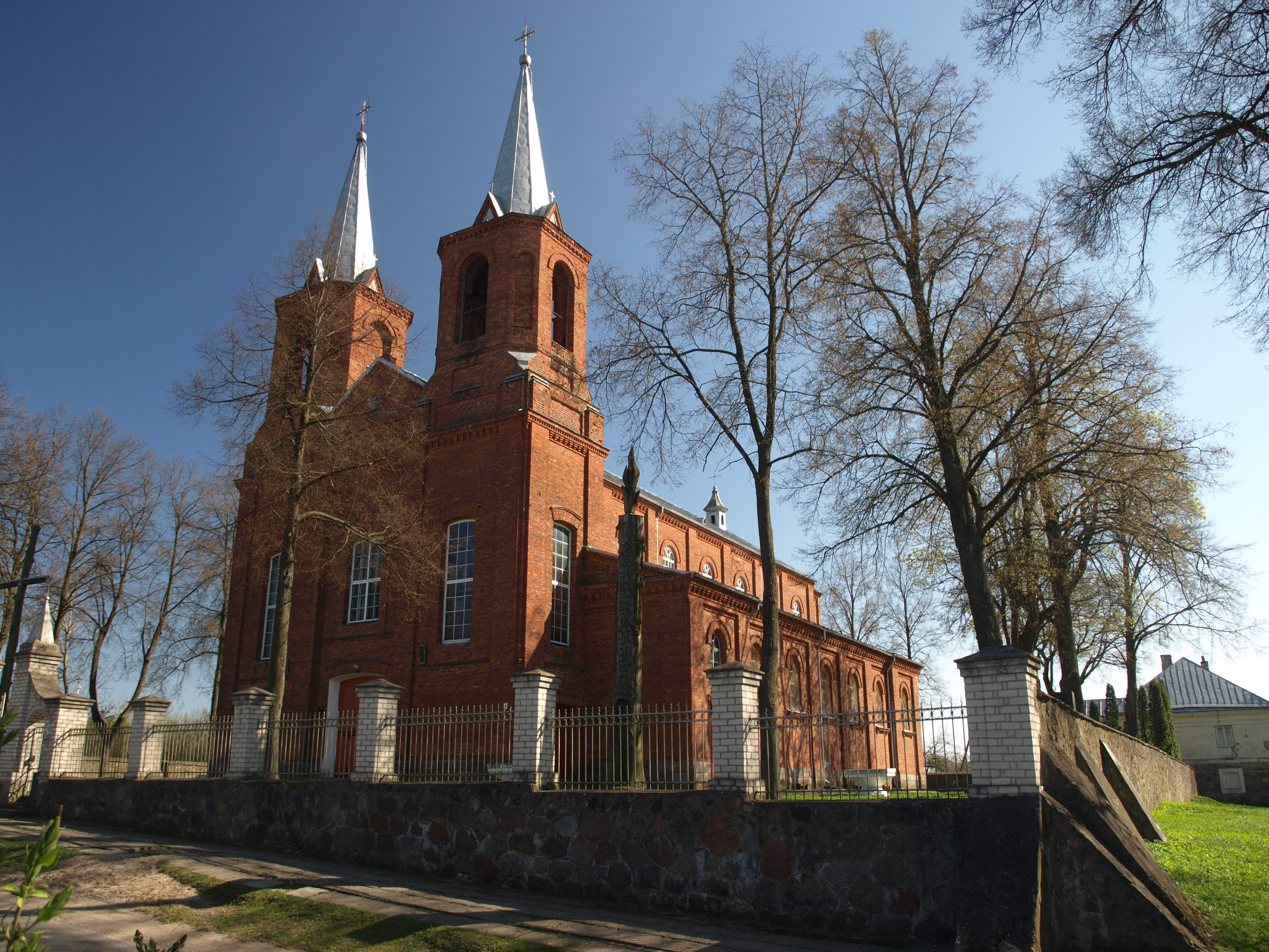 Adutiškio Švč. Mergelės Marijos Škaplierinės bažnyčia