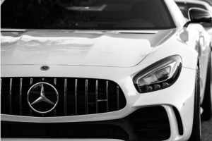 Kokios „Mercedes-Benz“ dalys dėvisi dažniausiai ir ką verta žinoti prieš jas keičiant?